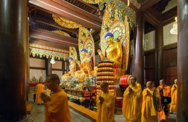 三亚旅游需要带些什么东西 三亚旅游需要带些什么东西