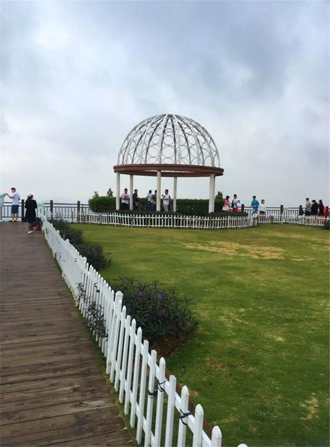 三亚有哪些旅游景点 去三亚旅游要多少钱 三亚有哪些旅游景点 去三亚旅游要多少钱