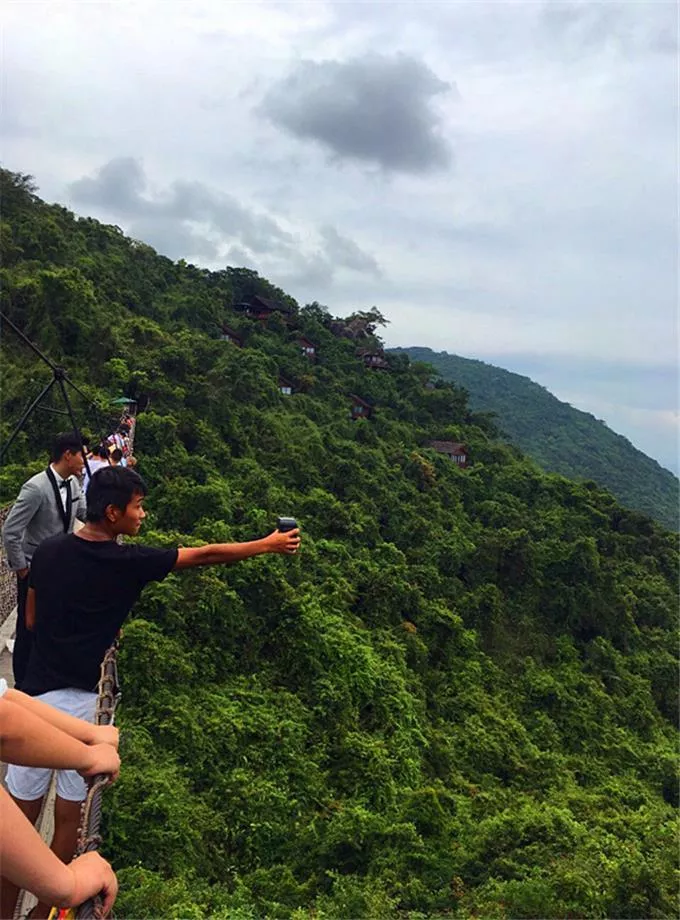 三亚有哪些旅游景点 去三亚旅游要多少钱 三亚有哪些旅游景点 去三亚旅游要多少钱