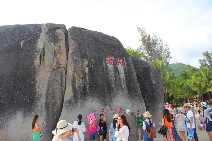 三亚有什么好玩的地方 去三亚旅游要注意些什么 三亚有什么好玩的地方 去三亚旅游要注意些什么