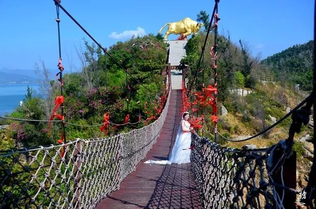三亚旅游需要带些什么东西 三亚旅游需要带些什么东西