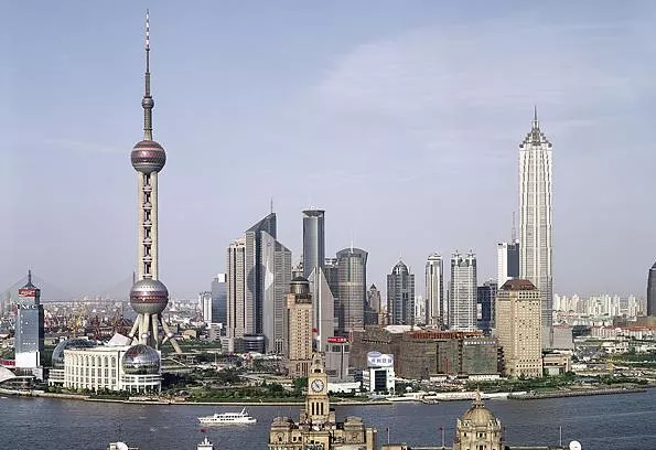 东方明珠电视塔在哪里 东方明珠电视塔在哪里