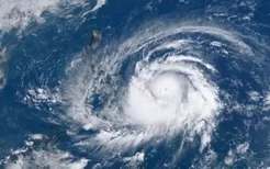 7月21日台风查帕卡致海口进出岛停运列车