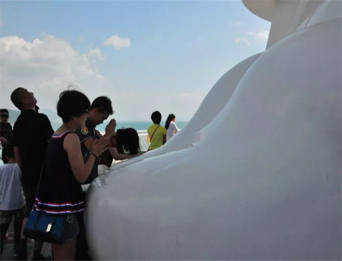 三亚有哪些旅游景点 去三亚旅游要多少钱 三亚有哪些旅游景点 去三亚旅游要多少钱