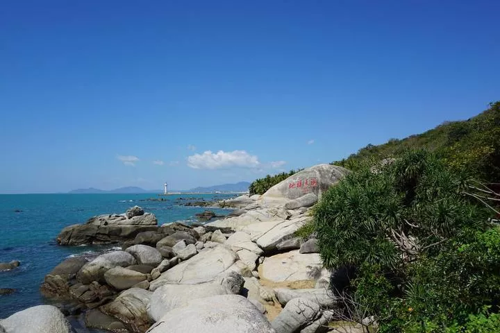三亚的大小洞天景区值得一去吗 三亚的大小洞天有什么好玩的 三亚的大小洞天景区值得一去吗 三亚的大小洞天有什么好玩的
