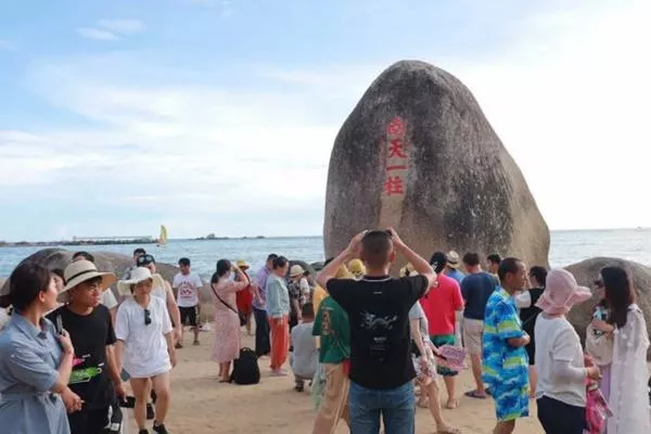 三亚多家景区对海南援沪医护人员实行免票政策