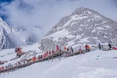 玉龙雪山在哪里  玉龙雪山旅游注意事项