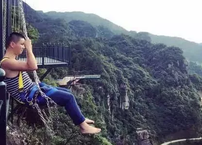 黑山谷门票是多少 黑山谷旅游攻略 黑山谷门票是多少 黑山谷旅游攻略
