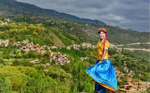 甲居藏寨旅游景点介绍