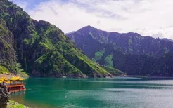 新疆秋季最美的十大景点推荐