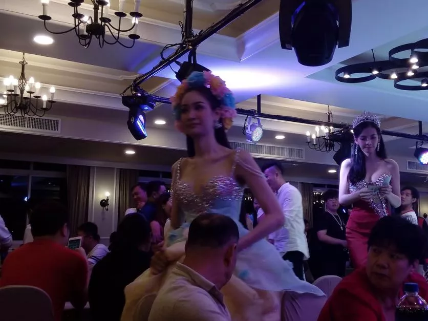 泰国哪里有人妖表演 泰国人妖表演多少钱 泰国哪里有人妖表演 泰国人妖表演多少钱