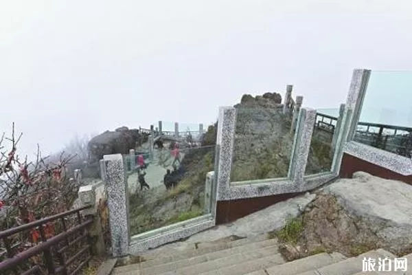 2019年峨眉山景区道路交通管制 峨眉山景区装防轻生玻璃墙怎么回事