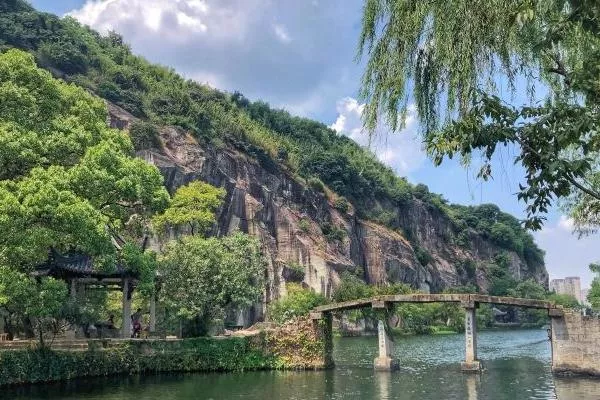 绍兴东湖景区绍兴人需要门票吗