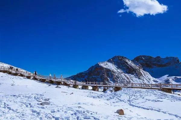 达古冰川旅游最佳时间 达古冰川最佳旅游攻略